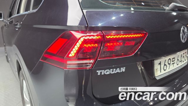 Volkswagen Tiguan (II) 2.0 TDI Premium 2020 — фото 23