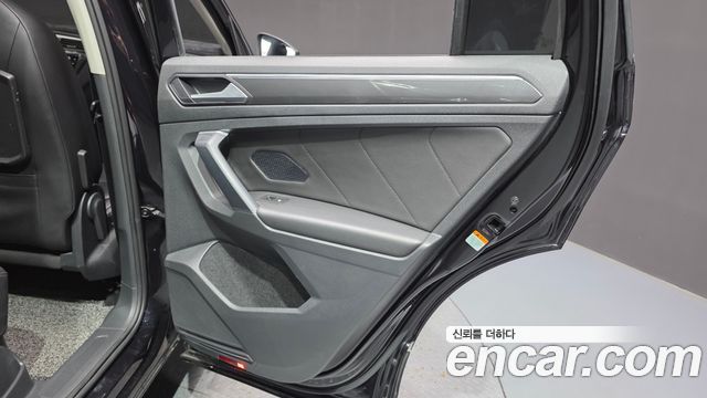 Volkswagen Tiguan (II) 2.0 TDI Premium 2020 — фото 25