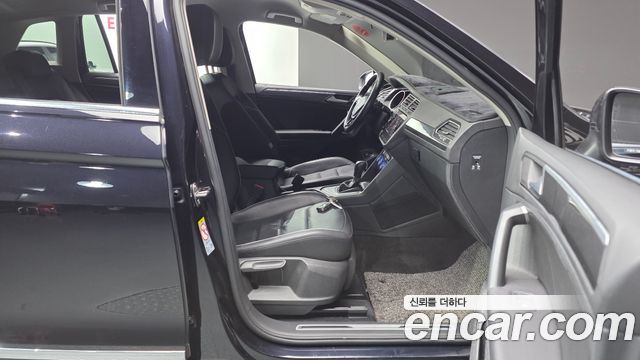 Volkswagen Tiguan (II) 2.0 TDI Premium 2020 — фото 26