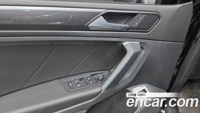 Volkswagen Tiguan (II) 2.0 TDI Premium 2020 — фото 27