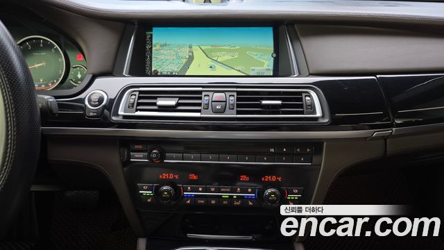 BMW 7 Series (F01) 750Li xDrive Individual 2015 — фото 17