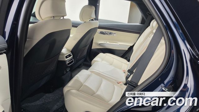 Genesis Electrified (GV70) e-AWD 2022 — фото 11