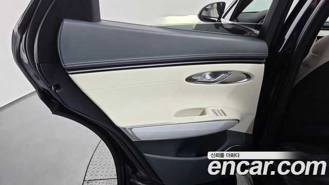 Genesis Electrified (GV70) e-AWD 2022 — фото 25