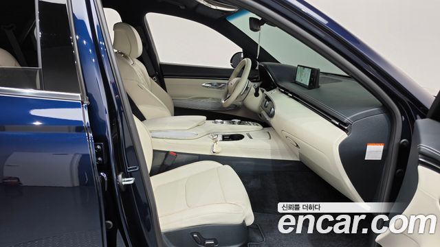 Genesis Electrified (GV70) e-AWD 2022 — фото 26