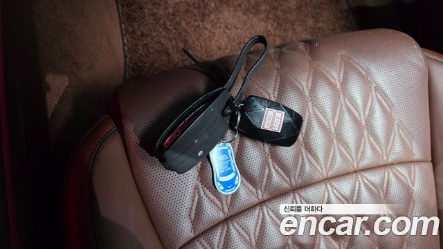 Genesis G90 (RS4) Gasoline 3.5 Turbo e-S/C AWD LWB 2023 — фото 16
