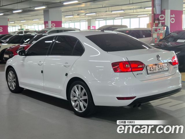 Volkswagen Jetta 2.0 TDI 6th 2011 — фото 6