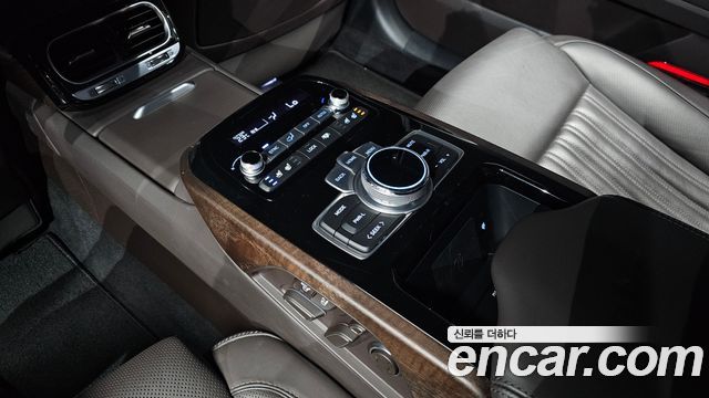 Genesis G90 3.8 AWD Prestige 2019 — фото 23
