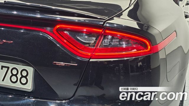 Kia Stinger 2.0 Turbo AWD Platinum 2020 — фото 23