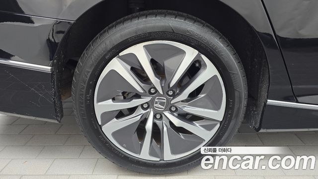 Honda Accord (X) 2.0 Hybrid EX-L 2018 — фото 5