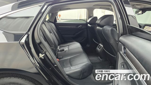 Honda Accord (X) 2.0 Hybrid EX-L 2018 — фото 11