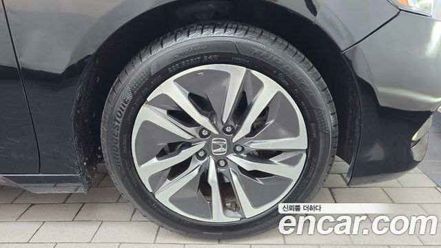 Honda Accord (X) 2.0 Hybrid EX-L 2018 — фото 21