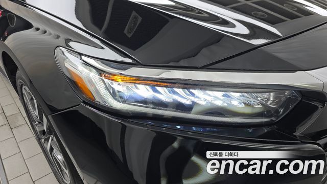 Honda Accord (X) 2.0 Hybrid EX-L 2018 — фото 22