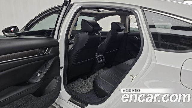 Honda Accord (X) 2.0 Turbo Sport 2018 — фото 12