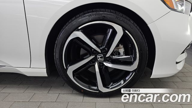 Honda Accord (X) 2.0 Turbo Sport 2018 — фото 21
