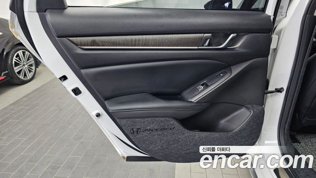 Honda Accord (X) 2.0 Turbo Sport 2018 — фото 25
