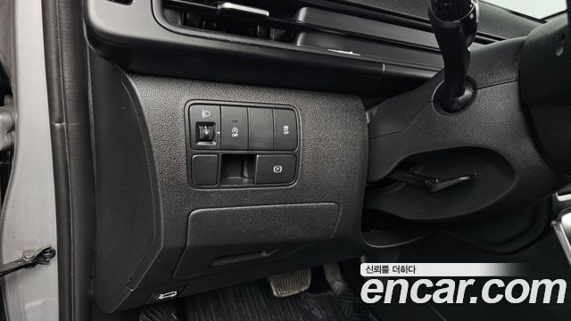 Hyundai Staria Cargo 3-Seater Smart 2023 — фото 16