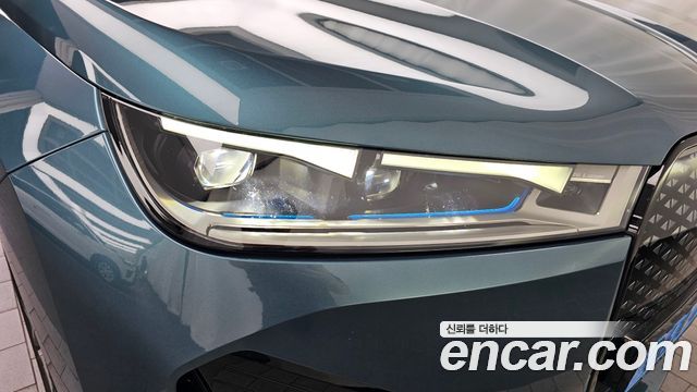 BMW iX xDrive50 Sports Plus 2023 — фото 28