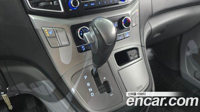 Hyundai Grand Starex Van 3-Seater Smart 2021 — фото 9