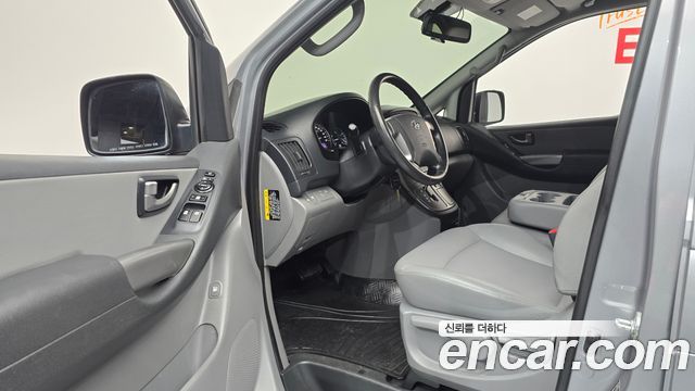 Hyundai Grand Starex Van 3-Seater Smart 2021 — фото 10