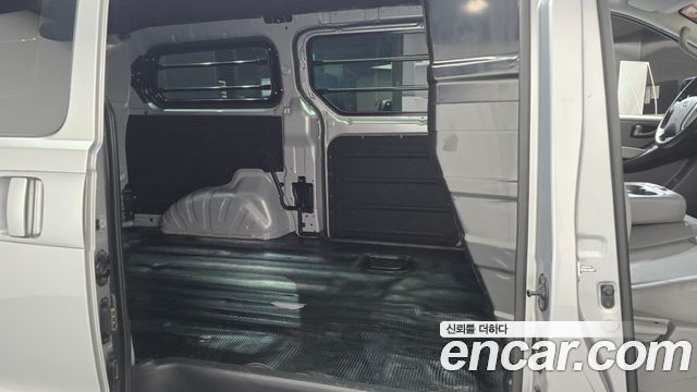 Hyundai Grand Starex Van 3-Seater Smart 2021 — фото 11