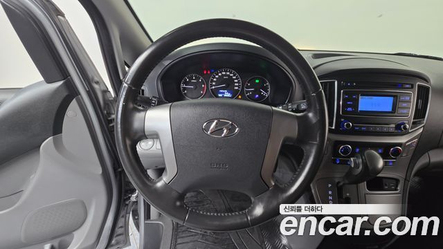 Hyundai Grand Starex Van 3-Seater Smart 2021 — фото 12