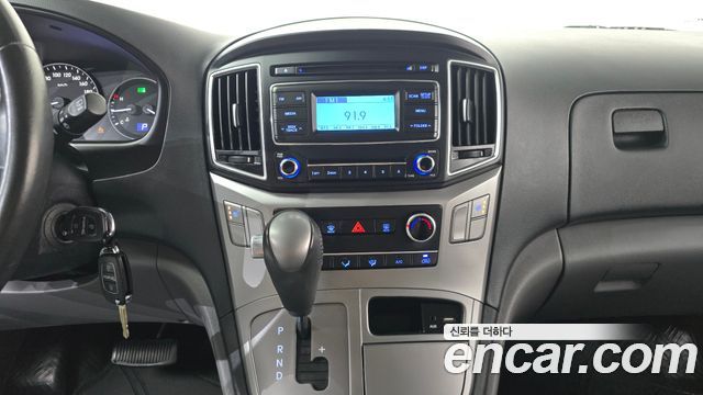 Hyundai Grand Starex Van 3-Seater Smart 2021 — фото 13