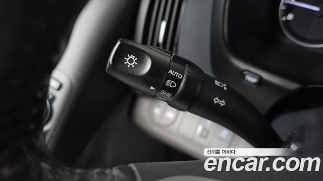 Hyundai Grand Starex Van 3-Seater Smart 2021 — фото 18