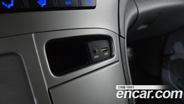 Hyundai Grand Starex Van 3-Seater Smart 2021 — фото 19