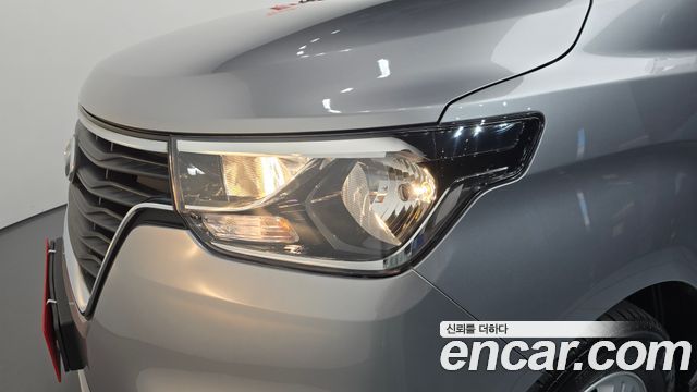Hyundai Grand Starex Van 3-Seater Smart 2021 — фото 22