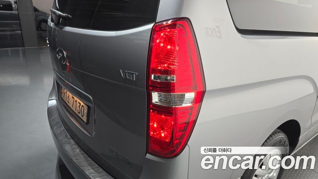 Hyundai Grand Starex Van 3-Seater Smart 2021 — фото 23