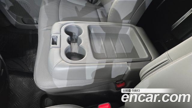 Hyundai Grand Starex Van 3-Seater Smart 2021 — фото 27