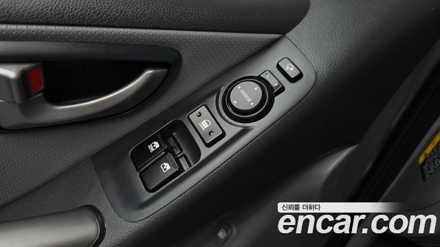 Hyundai Grand Starex Van 3-Seater Smart 2021 — фото 29