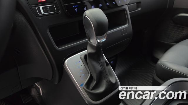 Hyundai Staria L3.5 Cargo 5-Seater Modern 2025 — фото 9