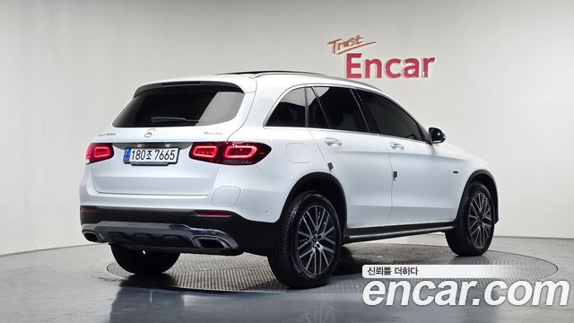 Mercedes-Benz GLC-Class (X253) GLC300e 4MATIC 2021 — фото 2