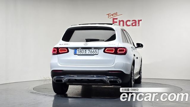 Mercedes-Benz GLC-Class (X253) GLC300e 4MATIC 2021 — фото 4