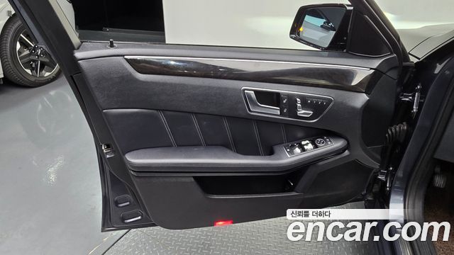 Mercedes-Benz E-Class (W212) E220 Bluetec Avantgarde Sport 2016 — фото 24