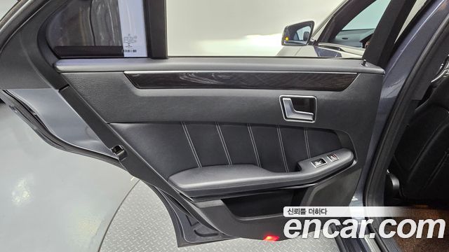Mercedes-Benz E-Class (W212) E220 Bluetec Avantgarde Sport 2016 — фото 25