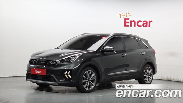Kia Niro 1.6 HEV Signature 2022 — фото 1