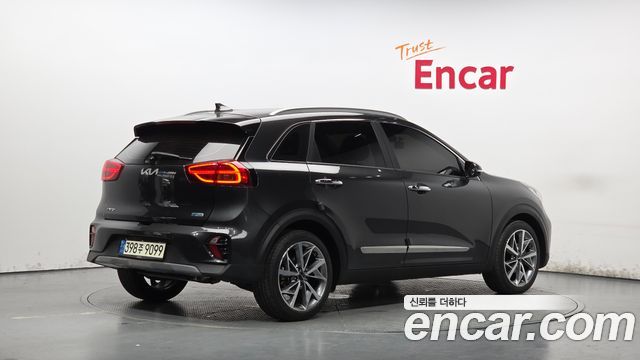 Kia Niro 1.6 HEV Signature 2022 — фото 2
