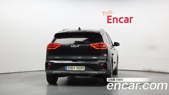 Kia Niro 1.6 HEV Signature 2022 — фото 4