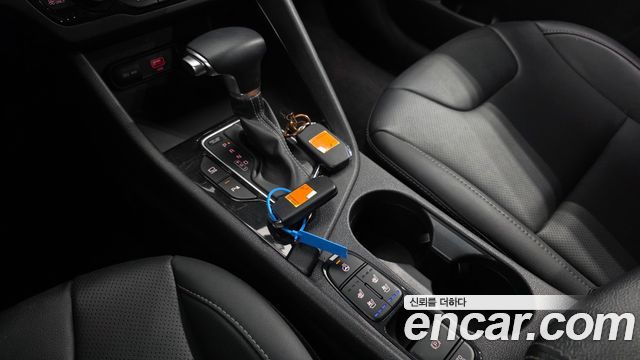 Kia Niro 1.6 HEV Signature 2022 — фото 9