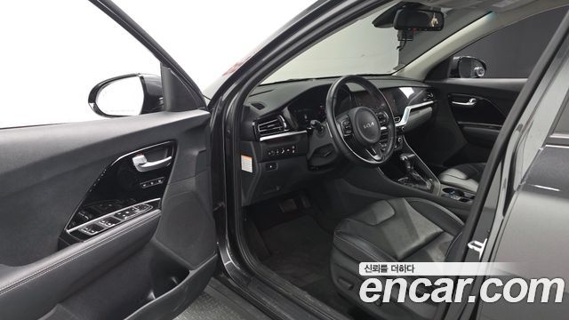Kia Niro 1.6 HEV Signature 2022 — фото 10