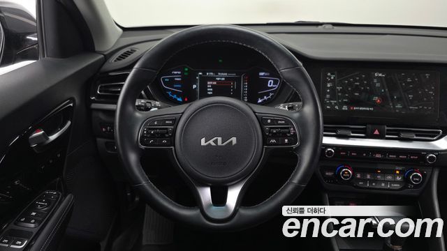 Kia Niro 1.6 HEV Signature 2022 — фото 14