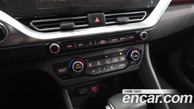 Kia Niro 1.6 HEV Signature 2022 — фото 17
