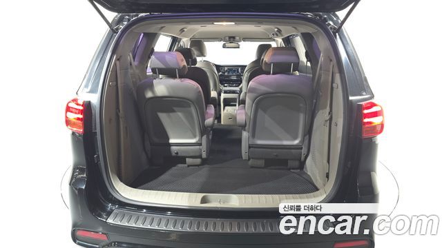 Kia Carnival 9-Seater Prstige 2020 — фото 16