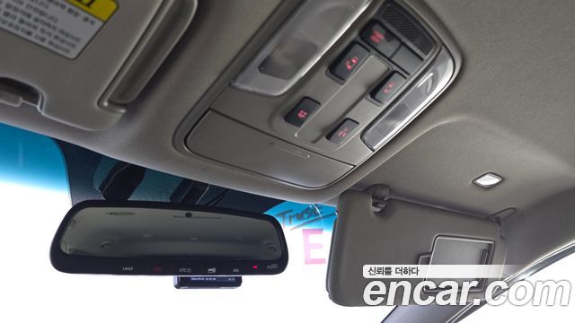 Kia Carnival 9-Seater Prstige 2020 — фото 17