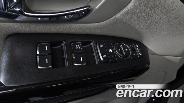 Kia Carnival 9-Seater Prstige 2020 — фото 19