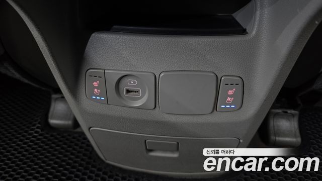 Kia Carnival 9-Seater Prstige 2020 — фото 27