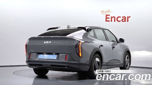 Kia EV4 Long Range 2WD Air 2026 — фото 2