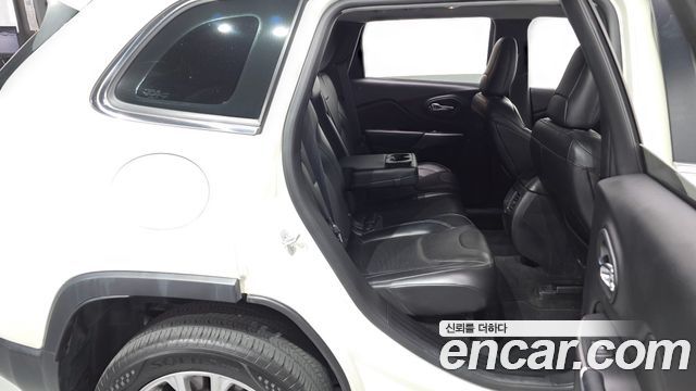 Jeep Cherokee (KL) 2.4 Longitude High AWD 2019 — фото 11